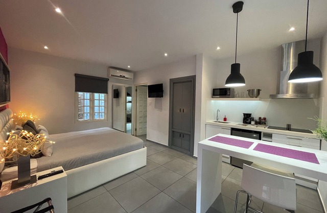 JUST 3 MIN WALK TO THE BEACH FROM LAGOON STUDIO 1