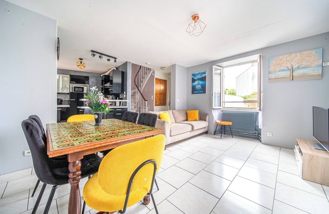 Just 300 metres from the train station! The ideal family home for visiting Paris!