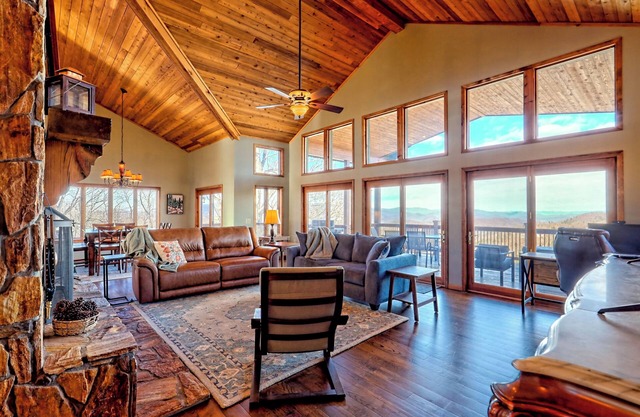 Just Listed 4bed/3.5bath Mountain View Retreat with Game Room in Sky Valley!