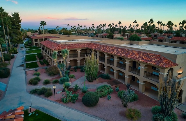 Just What You Were Looking For! 2 Pet-friendly Units, Free Parking, 5 Pools