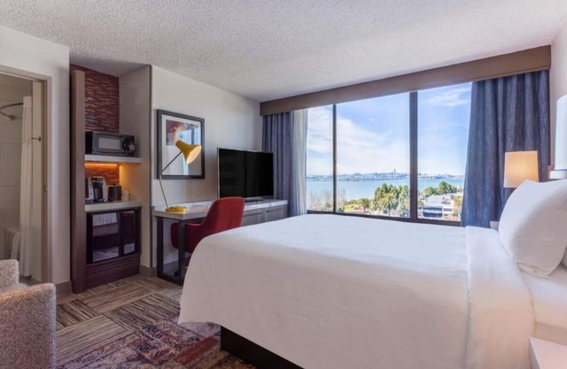 Just What You Were Looking For! Bay View, Pet-Friendly Property, Parking!