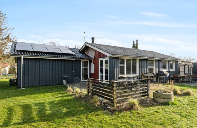 "Juste" - 1.7km from the sea by Interhome