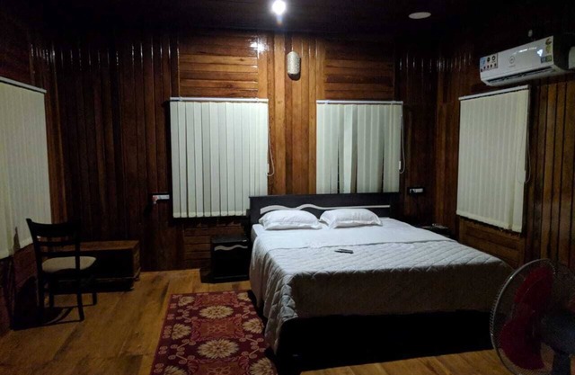 K V WOODEN HOMESTAY
