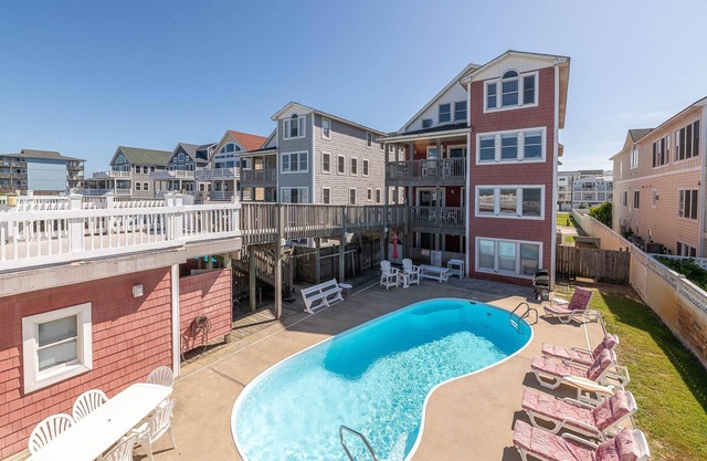 K1207 A Big Catch. Oceanfront, Elevator, Pool, Hot Tub, Spacious, Pets OK!