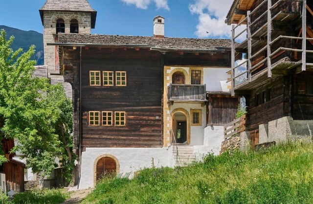 Kaplanei Ernen-Vacation in architectural monument