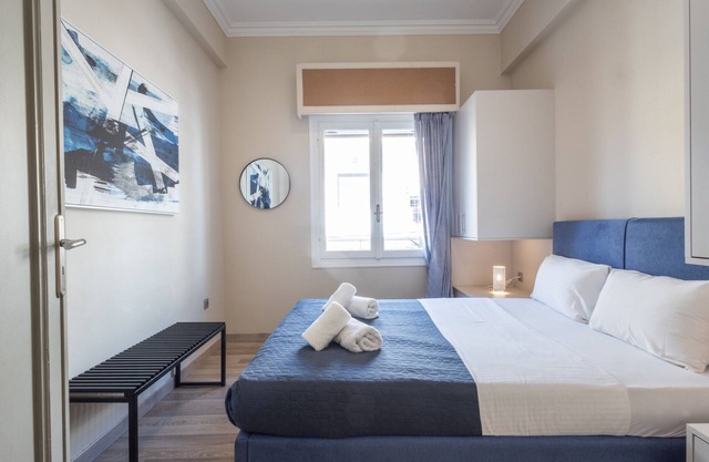 Kastella Waves: Chic 2-Bedroom Getaway