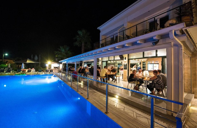 Kavos Plaza Hotel