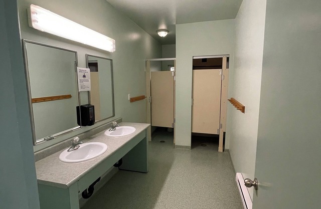 Keats Island Paradise - Pilot House Cabin #1 and Lounge