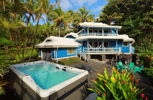 Kehena black sand beach house - ocean view - swim spa