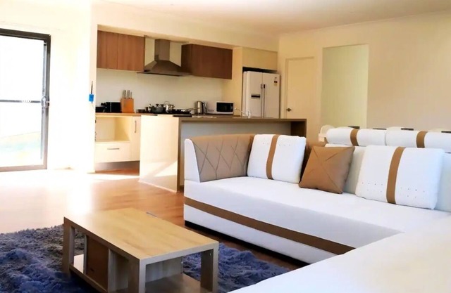 Kellyville Spacious Modern House | Park&Lake