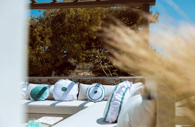 Kelyphos Villa: Seaside Serenity at Seriphos Estate