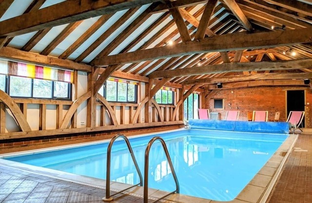 Kent Pool Cottage ~ Private Indoor Heated Pool All Year ~ Netflix ~ PS4