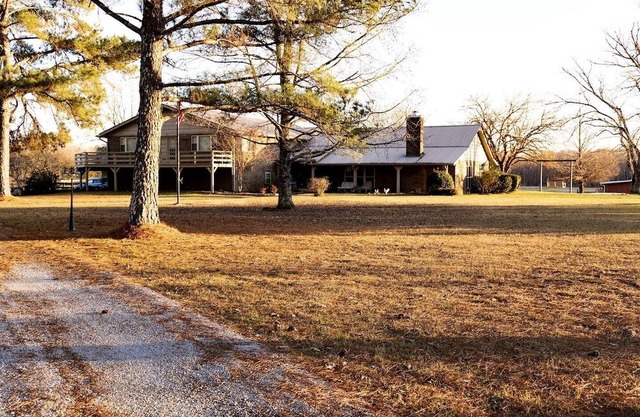 Kid and Pet-Friendly Lake Glamping in Tupelo, Mississippi