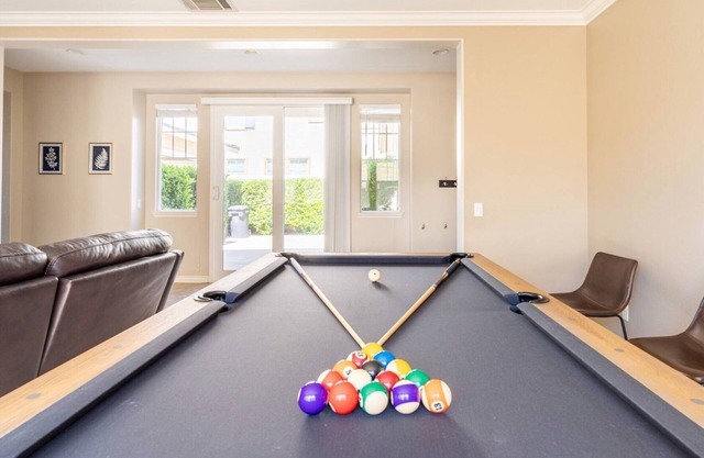 Kids Friendly Getaway w/playrooms. Long Term Stays Welcome!