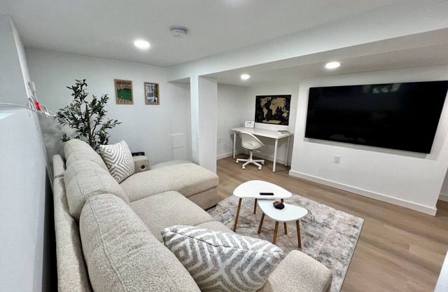 King bed, W/D, Patio, Self Check in, Steps to NYC, Brand New!