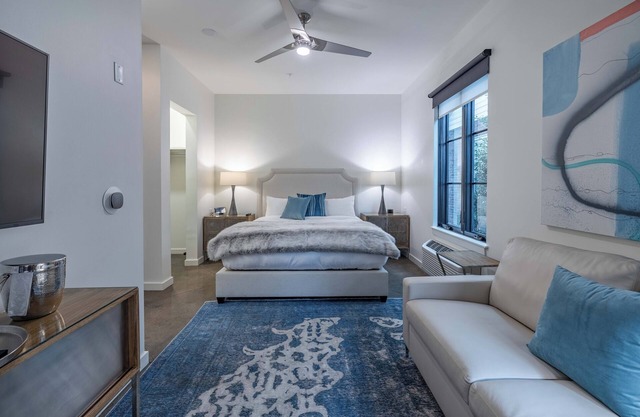 King Studio | 121 Hotel by AvantStay