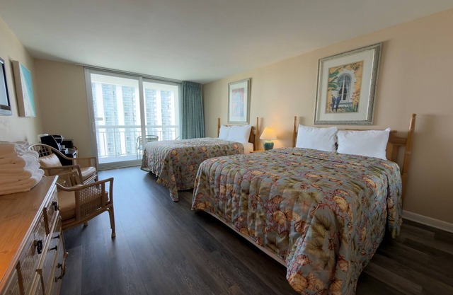 Kingston S Hampton 1510A Studio w/Pool & Beach
