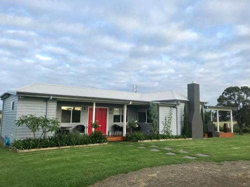 Kinloch Cottage Stunning Stay on Daisy Hill Vineyard