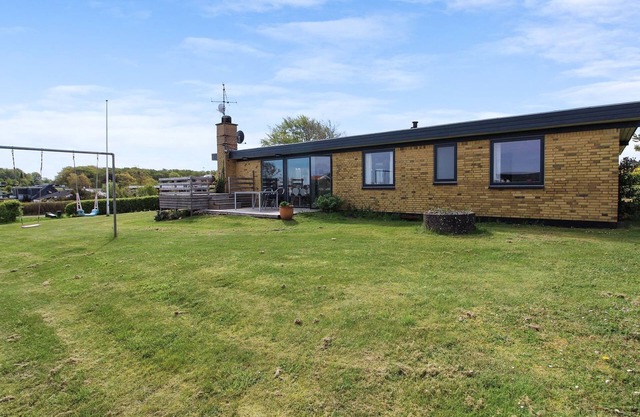 "Kiowa" - 100m from the sea by Interhome