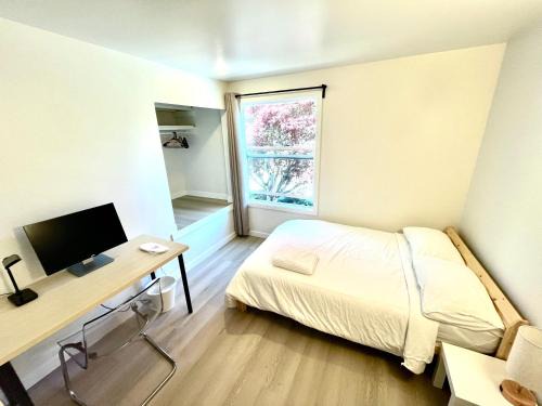 Kirkland Cozy Room