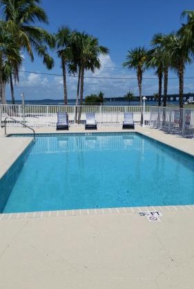 Knight's Key Suites