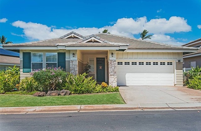 Ko'Olina, a Luxurious and Private House on the Golf Course and Across the Beach