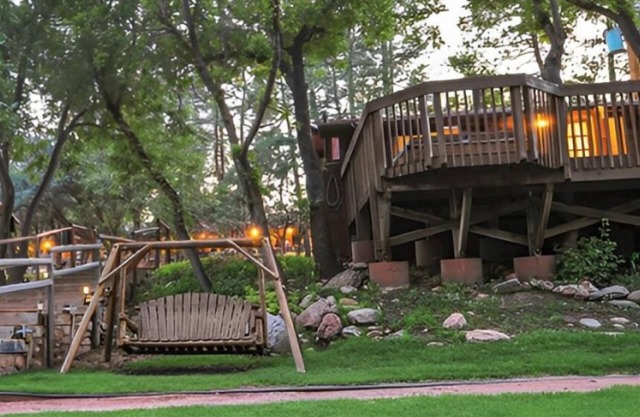 Kohl's Ranch 1 Bedroom · Ponderosa Pine Forest, Arizona. One Bedroom Suite.