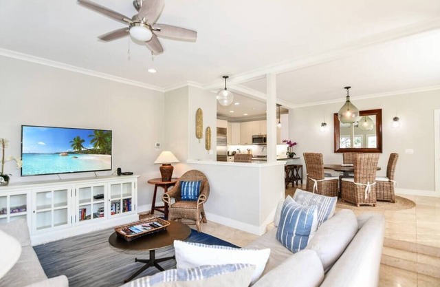 koolkondo Designer retreat with AC and pool by the beach