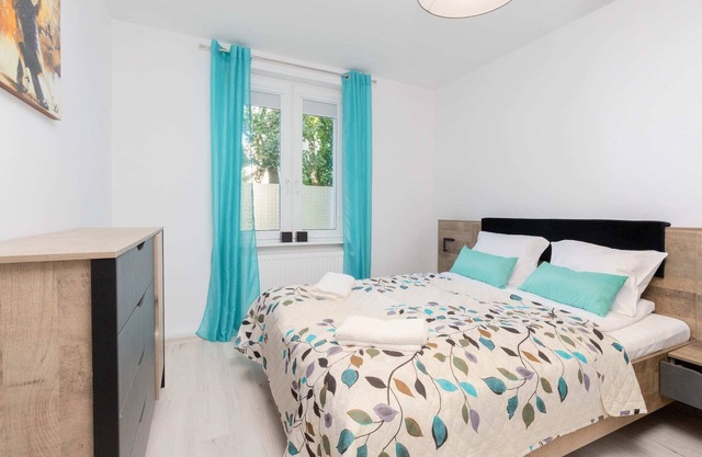 Kosciuszki 82 Gdańsk | Atmospheric Apartment with Desk