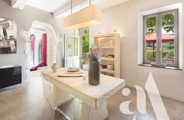 L'Amarine - An elegant, spacious home