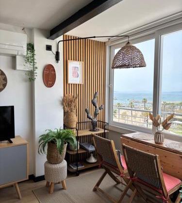 L’Appart-Rosas bohème chic, au bord de la mer