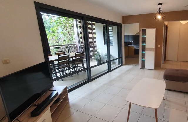 L'Appartement Canon - garden view