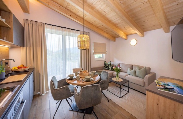 Lovely apartment for 4 people with WIFI, TV, balcony, pets allowed and parking