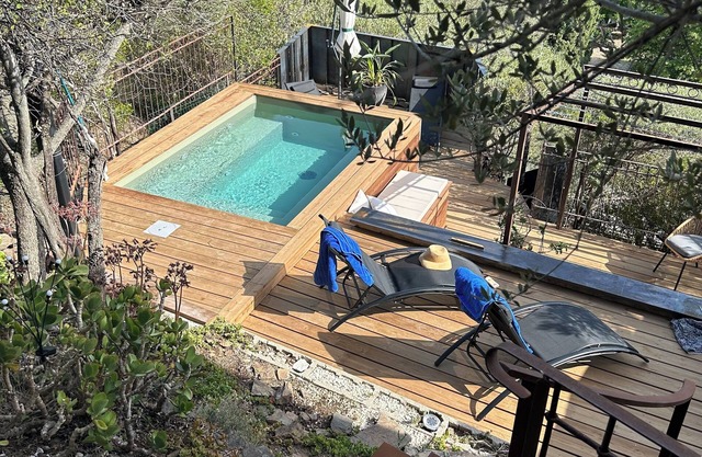 L'Atelier de Maillol, location, views, sleeps 8*, spacious, townn4 beds, 3 baths