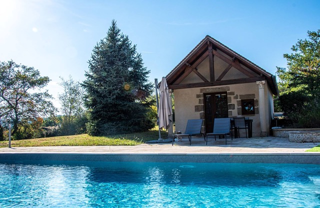 L'Eden de Georges - relaxation with heated pool and private out-door escape range