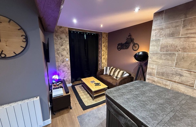 L'escale en Othe with jacuzzi, immerse yourself in a unique getaway!