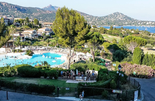 L'Esquinade (FH206) by Interhome