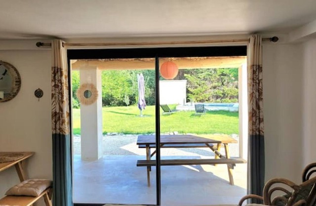 L'hacienda de Baron : Gîte Avec Jardin et Piscine