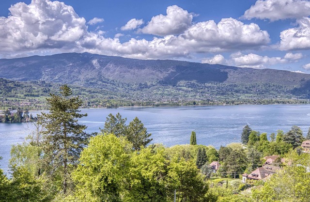 L'Hermitage – Panoramic View Apartment