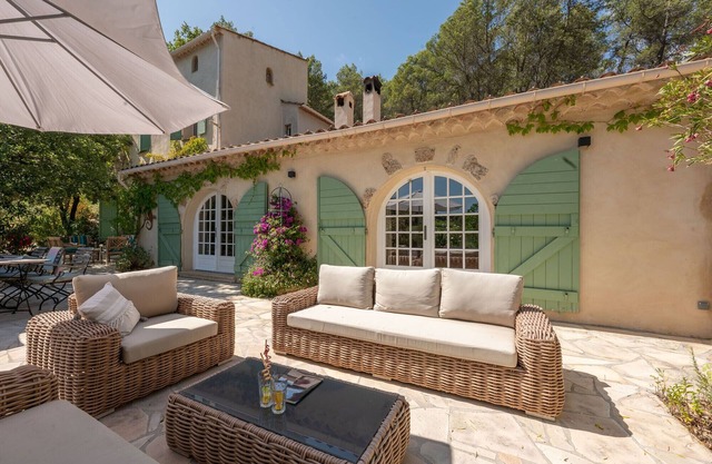 La Bergerie Caseneuve A Timeless Retreat in Provence