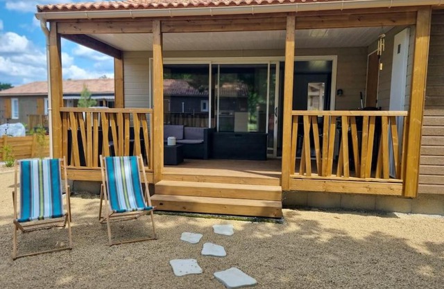La Cabane aux Papillons chalet bord du lac de Peyre 7 pp piscine chauffée