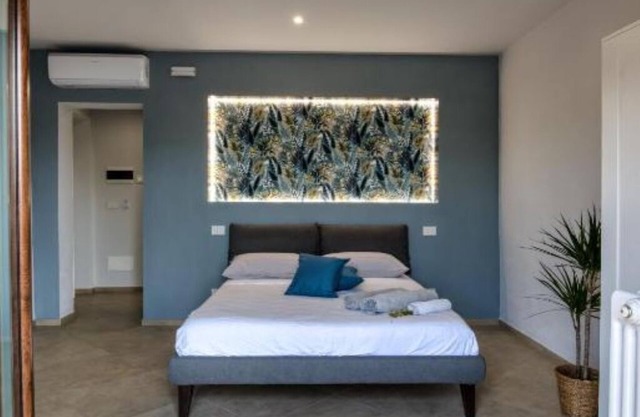 La Cantina Rent Rooms -Double/Double Room with Balcony