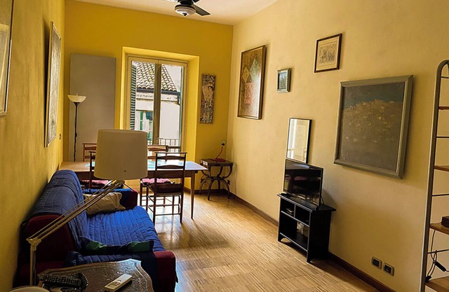 La casa degli angeli: in the city center apartment decorated by local artists