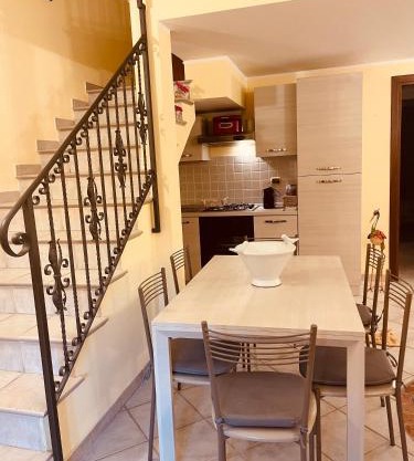 LA CASA TRA GLI ULIVI