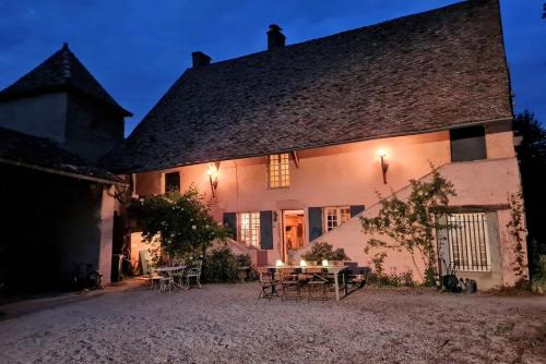 La Colombire Family House With Swimming Pool