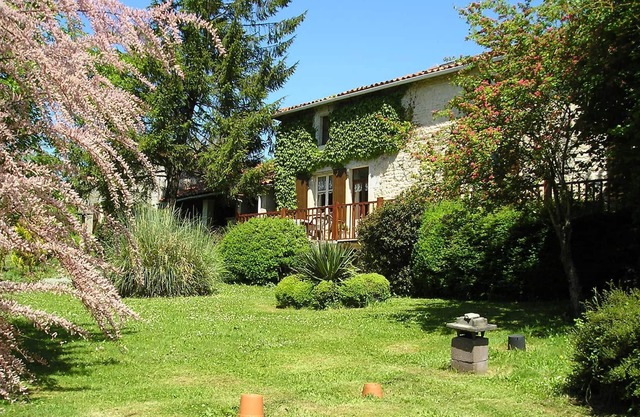 La Courbee is a lovely farmhouse ideal for a relaxing stay in the charente sun.
