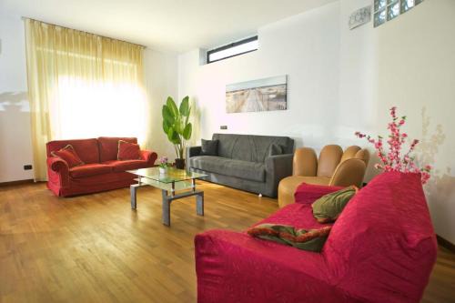 LA'DELI - Como - grande appartamento con parcheggio, nefltix, giardino, terrazzo