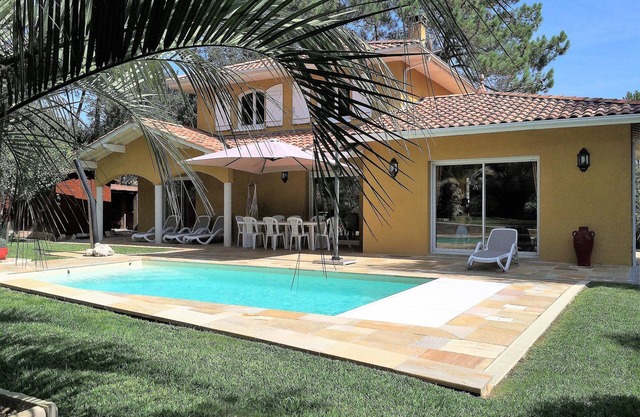 'La Dolce Villa' near ocean and forest for 9 people