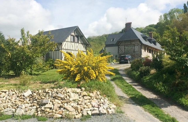 "La Ferme aux Guignes" 5 minutes from HONFLEUR (St Sauveur River)