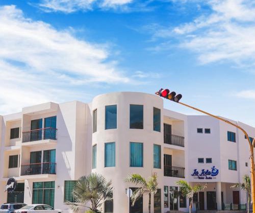 La Lola Hotel & Suites